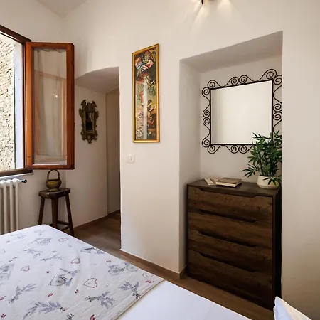 Guesthost - Dimora Camollia Nel Cuore Di